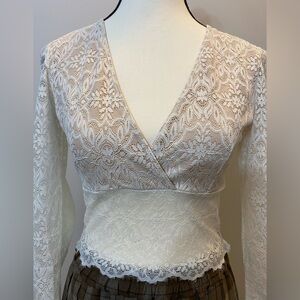 Wilfred Stretchy Lace V-Neck Blouse waist length - Cream EUC size S